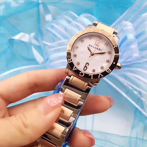 ブルガリ時計正面デザイン